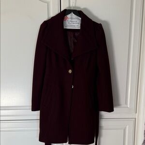 GuessElegant Women's Burgundy Coat